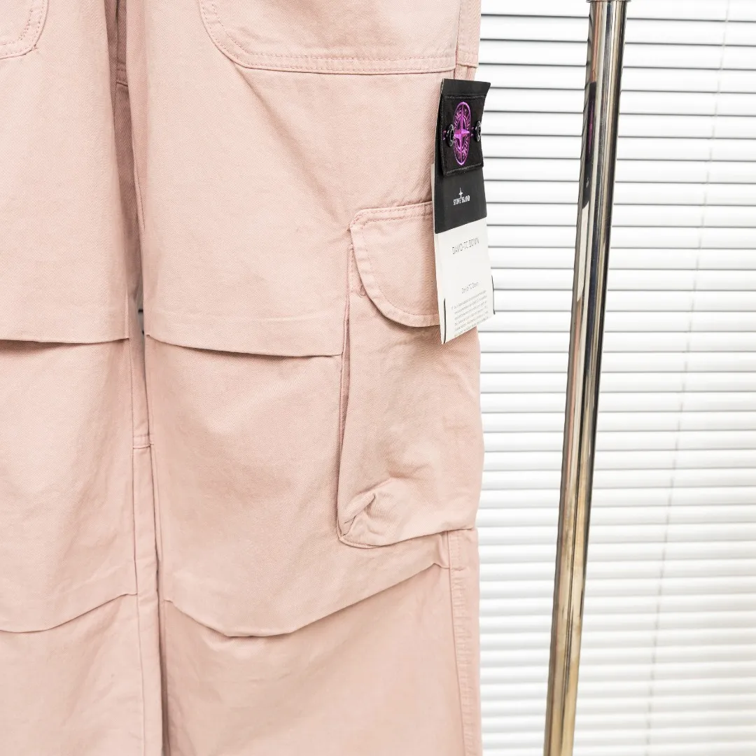 P340 top version (different currencies) Style: Stone Island STONE LSLAND washed and distressed multi-pocket functional trousers Color: Picture color Size: M-XXXL Fabric: Workwear Accessories: Full set of customized accessories No gender distinction, same style for men and women